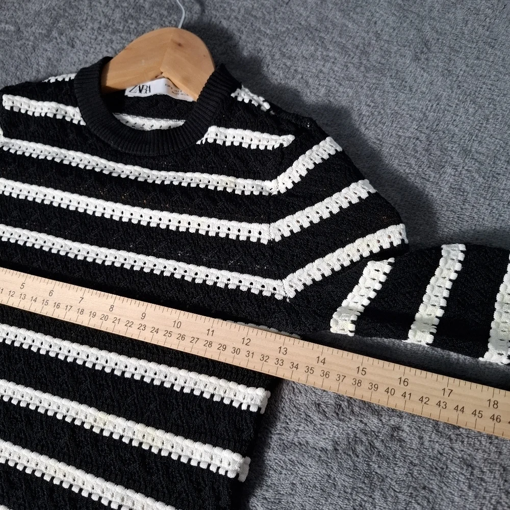 ZARA Black White Knitted Striped Cropped Long Sleeve Jumper, Size S